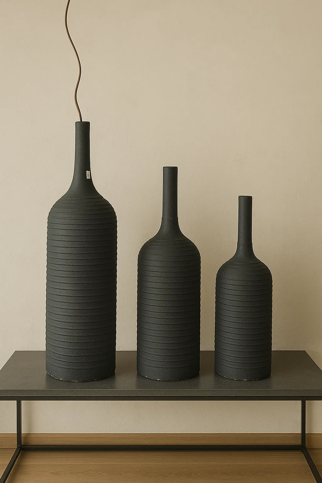 Noir Modern Vase